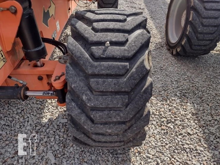 2009-jlg-800a-image-20