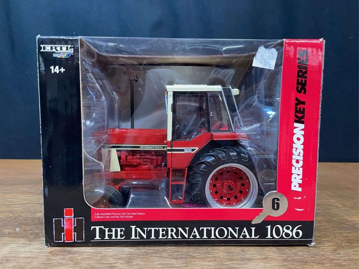 1/16-ih-1086-precision-key-series-nib-ertl-image-1