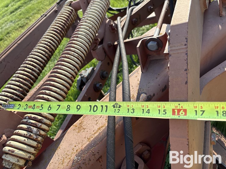 morris-/-melroe-6-bottom-plow-packer-drill-image-17