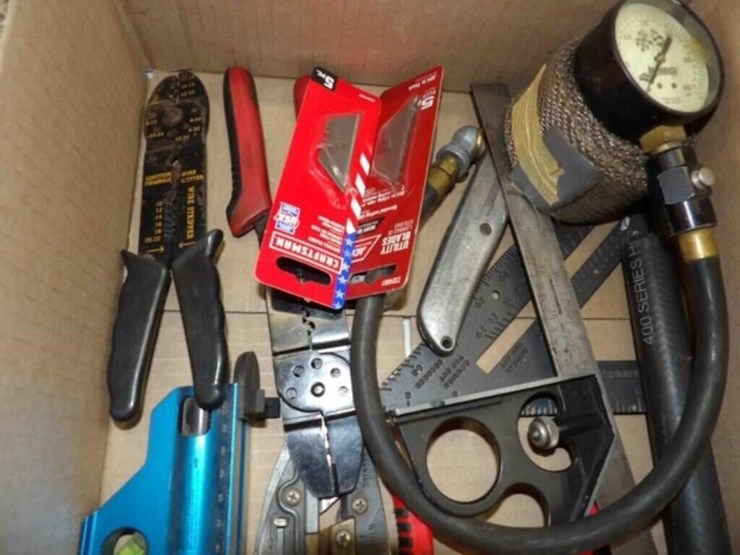 tools---wire-pliers,-level,-pipe-cutter-image-2