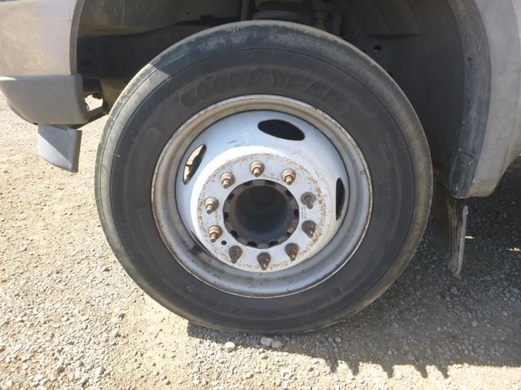2005-ford-f450-image-27