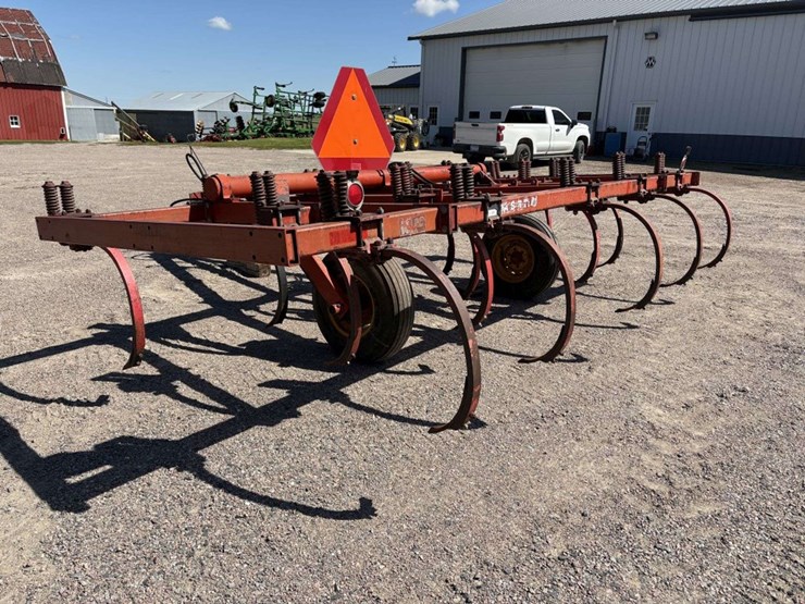 massey-ferguson-129-image-5