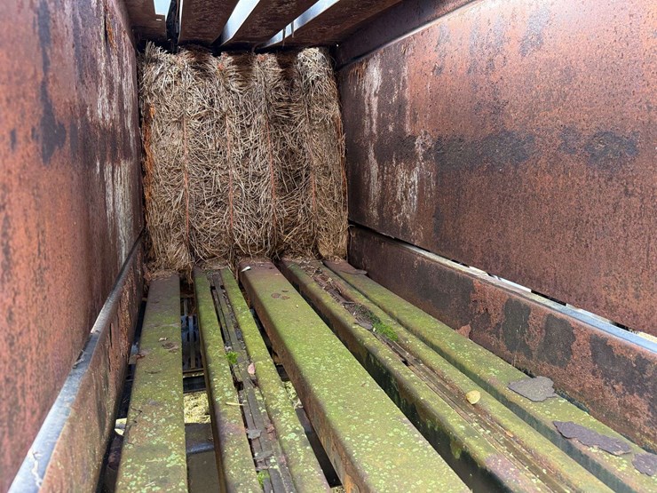 new-holland-590-image-25