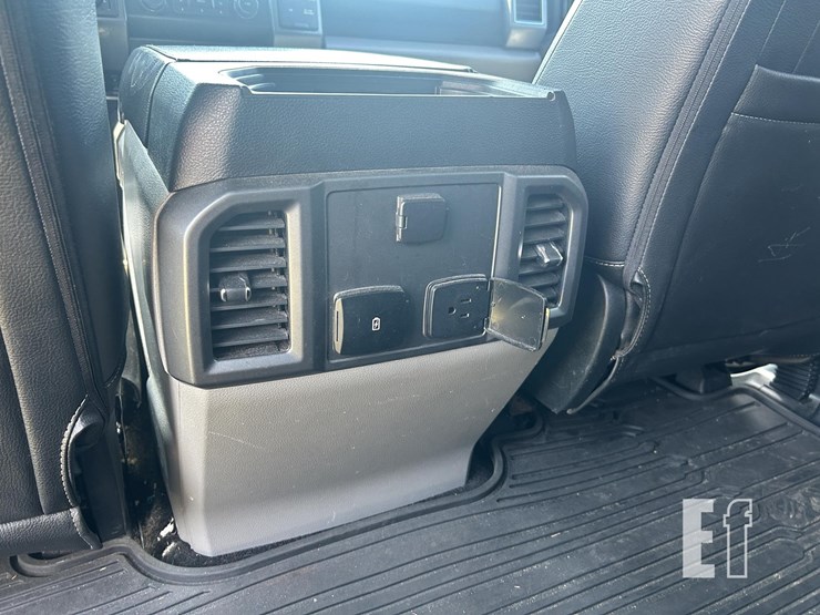 2019-ford-f150-image-30