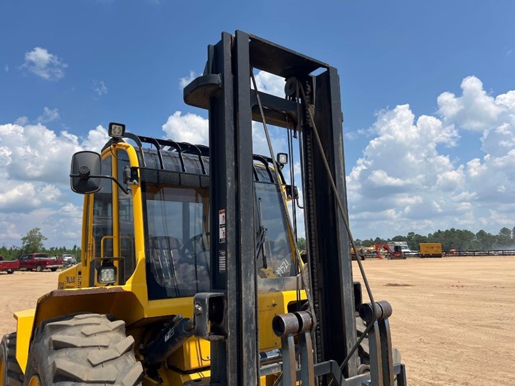 sellick-s80t4e-4ps-rough-terrain-forklift-image-19