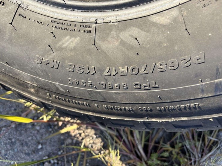 (4)-bridgestone-dueler-a/t-tires,-265/70r17-image-6