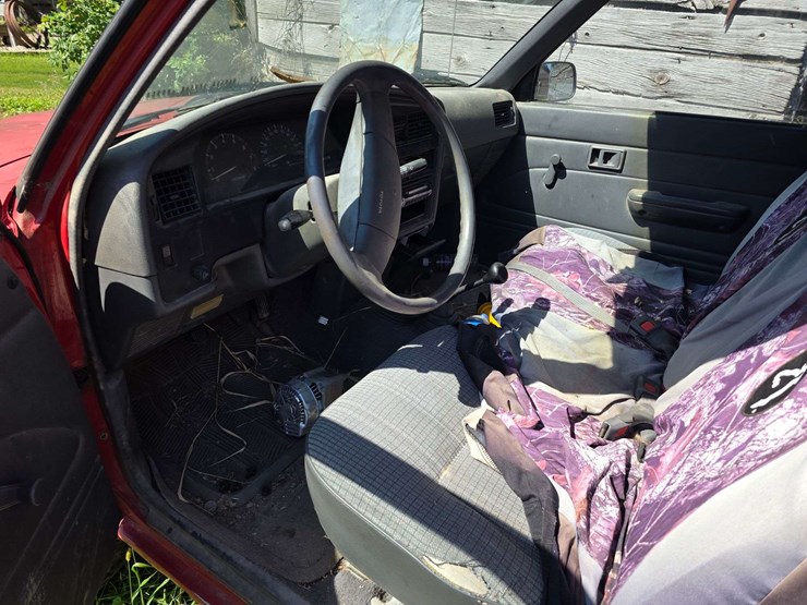 1990-toyota-pickup,-5-speed-with-reverse,-regular-cab,-187,724-miles,-vin:-0008823,-*untested-image-8