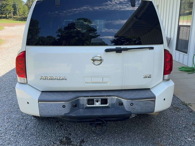 2007-nissan-armada-image-4