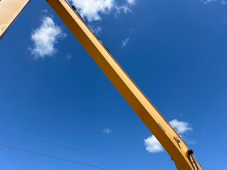 2019-caterpillar-330gc-image-12