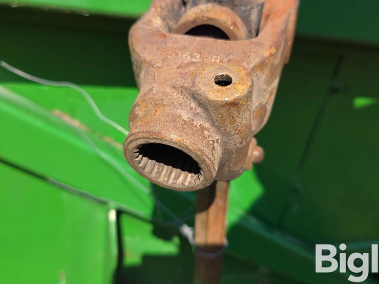 john-deere-843-image-10