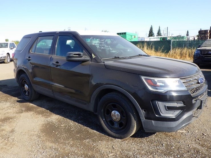 2018-ford-explorer-image-2