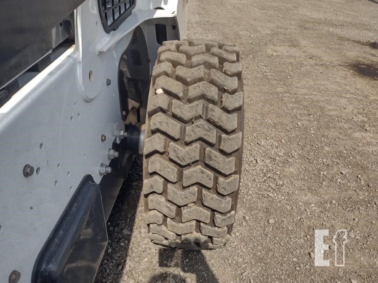 2022-bobcat-s740-image-22