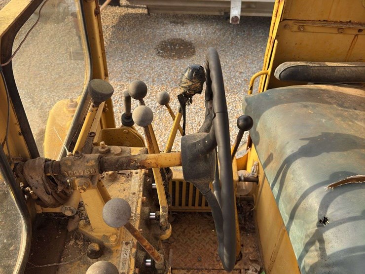 caterpillar-120-image-15