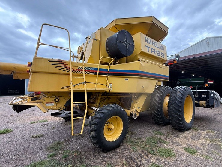 2000-new-holland-tr99-image-14