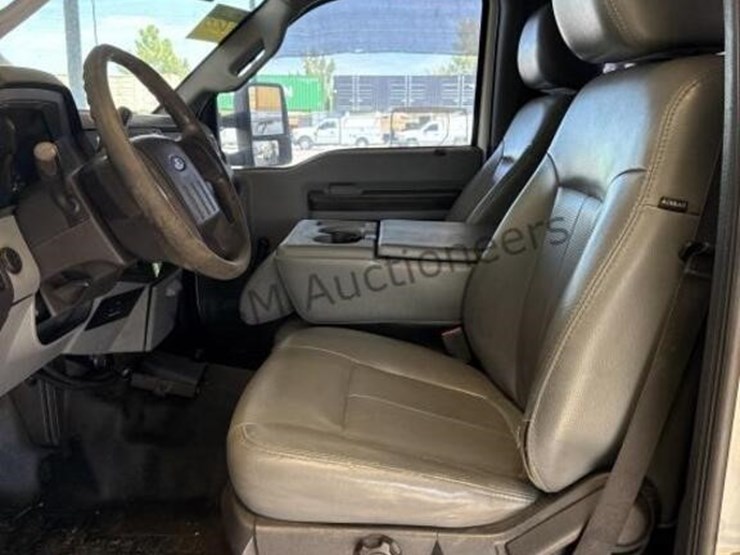 2012-ford-f550-image-23