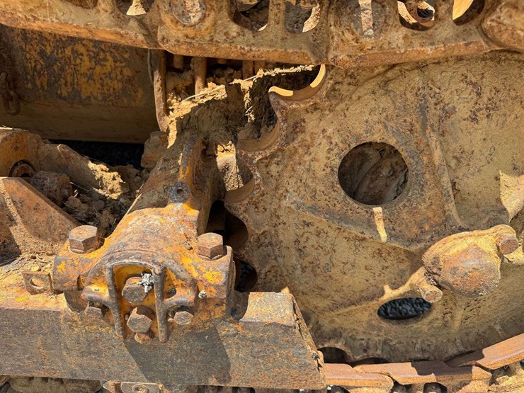 caterpillar-933-image-31
