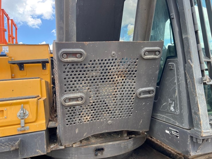 2017-volvo-ec250el-image-28