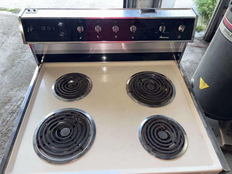 amana-electric-range,-4-burners,-oven-image-5