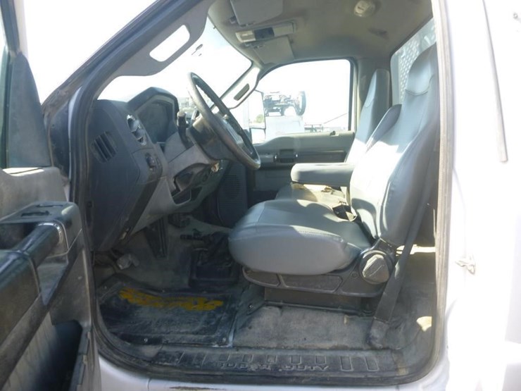 2017-ford-f650-image-11