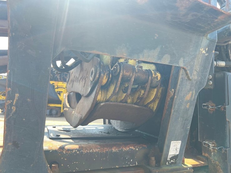 2010-deere-1110e-image-22
