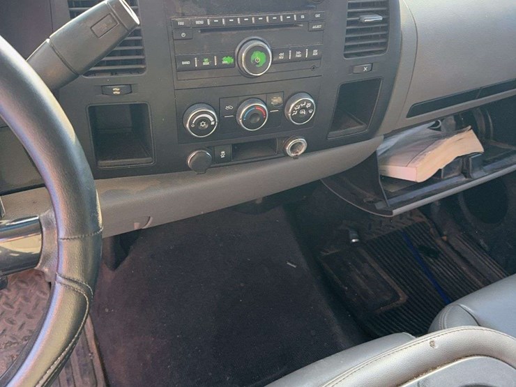2012-chevrolet-silverado-1500-image-10