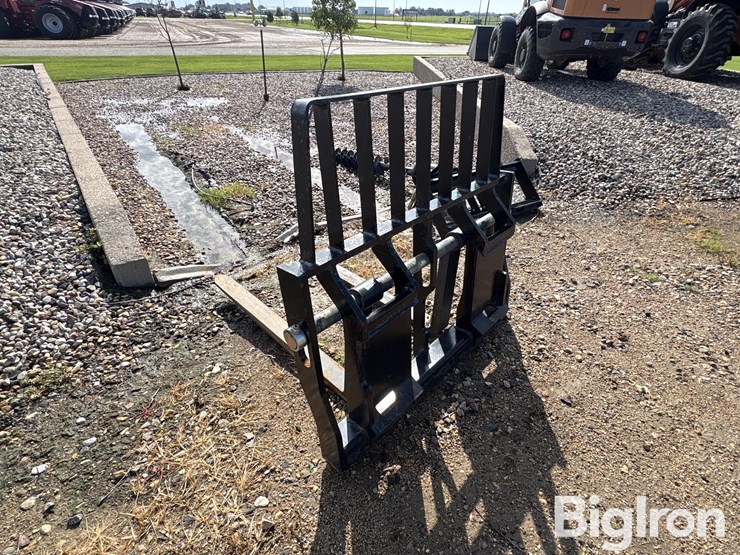 48”-skid-steer-pallet-forks-image-7
