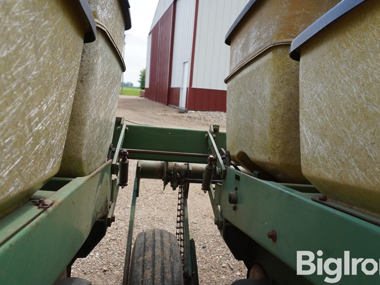 john-deere-7000-image-11