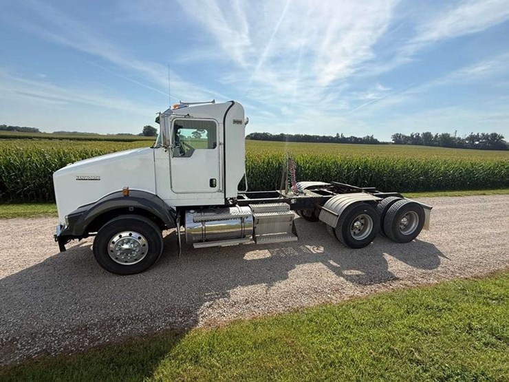 2007-kenworth-t800-image-15