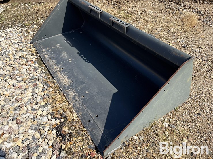 bobcat-74”-heavy-duty-skid-steer-bucket-image-9