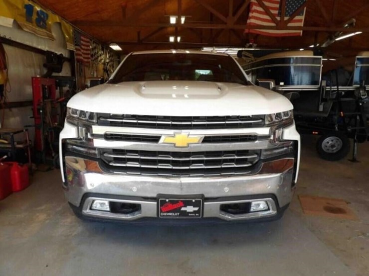 2019-chevrolet-silverado-image-3