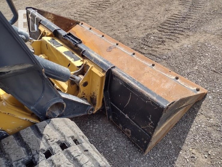 2022-deere-333g-image-17