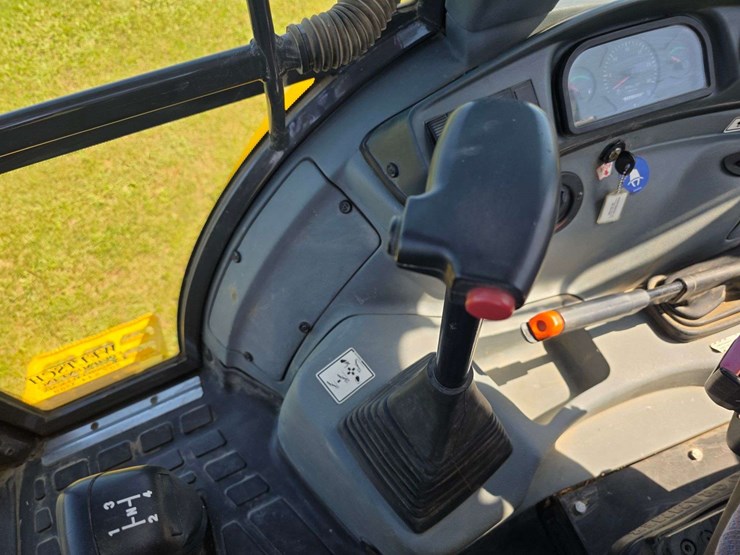 new-holland-lb75-image-52