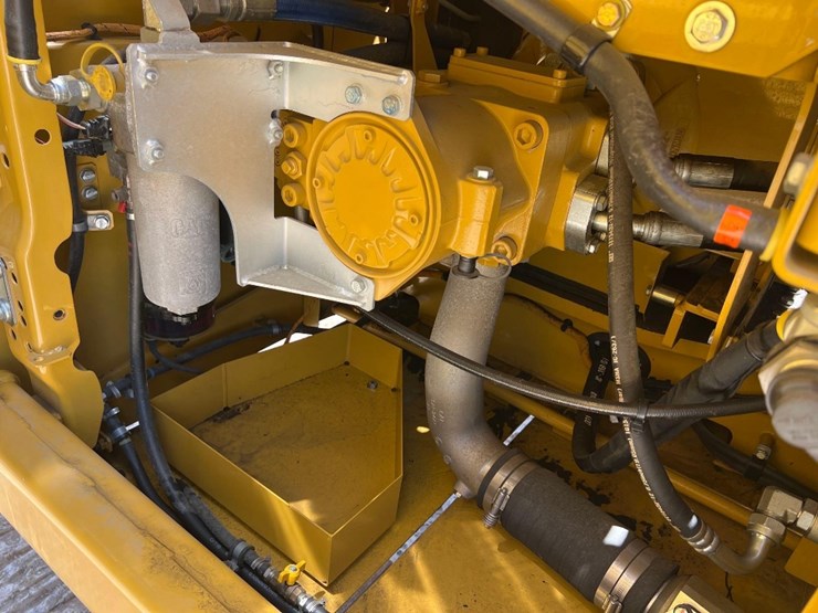 2019-caterpillar-330gc-image-21
