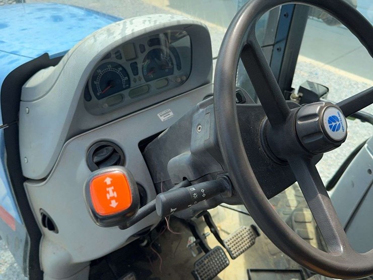 new-holland-t6020-image-23