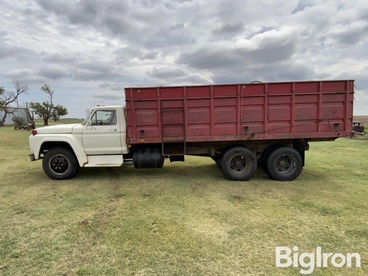1974-ford-f700-image-8