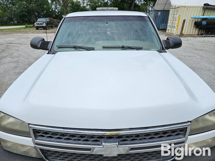2005-chevrolet-silverado-2500hd-image-11