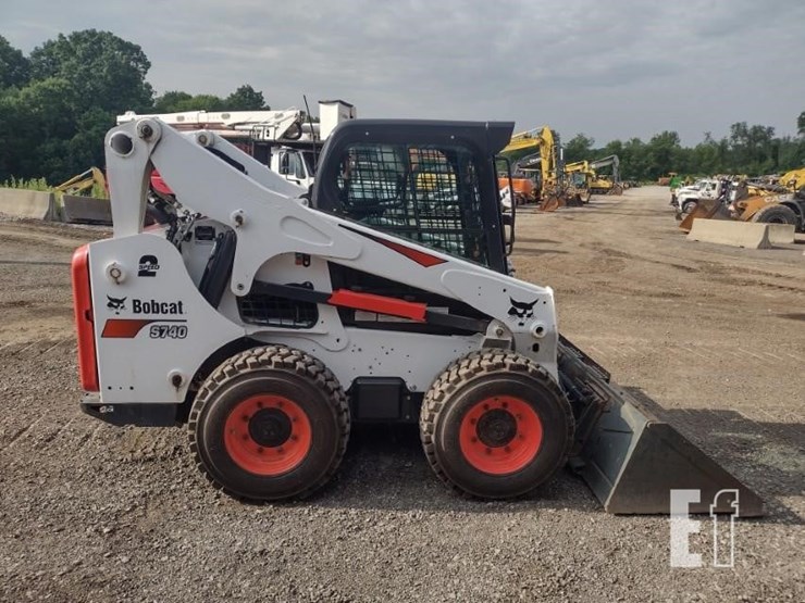 2022-bobcat-s740-image-3