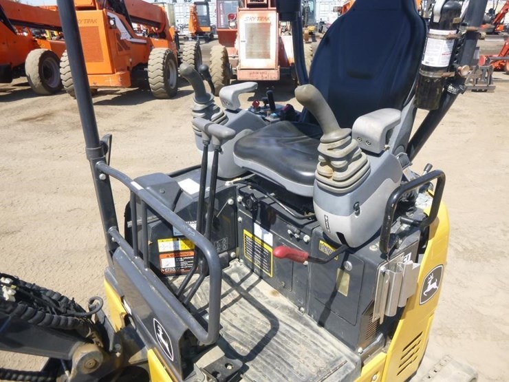 2022-deere-17g-image-7