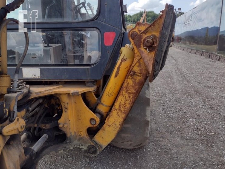 1999-deere-410e-image-32