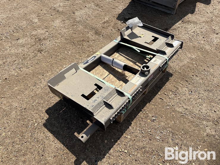 cnh-3-prong-skid-steer-bale-spear-image-7