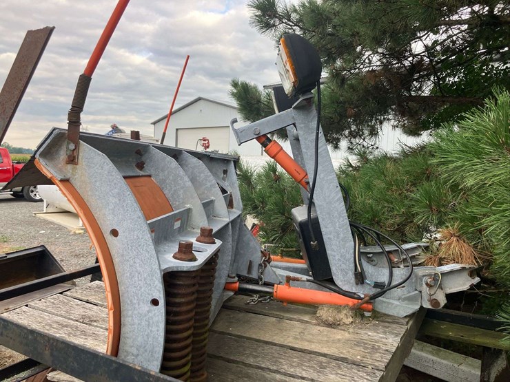 arctic-8’-v-plow.-image-5