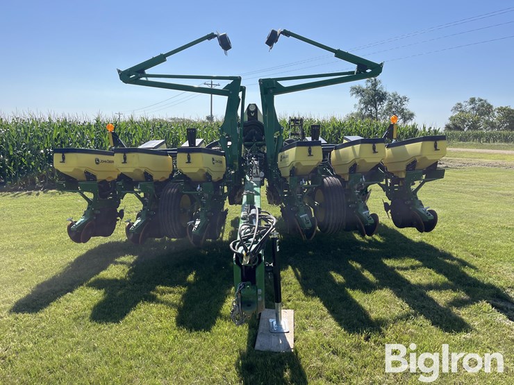2018-john-deere-1765-image-2