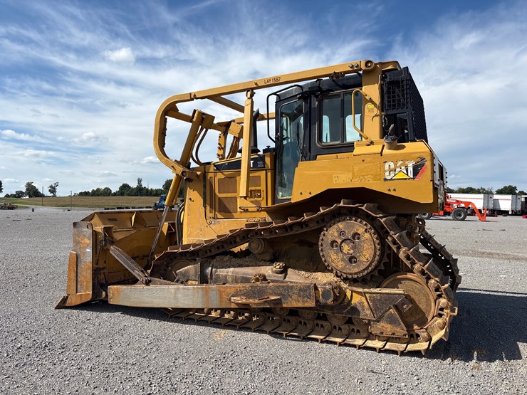 2010-caterpillar-d6t-xl-image-6