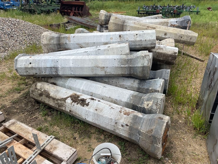 approx-40-precast-cement-pillars-image-2