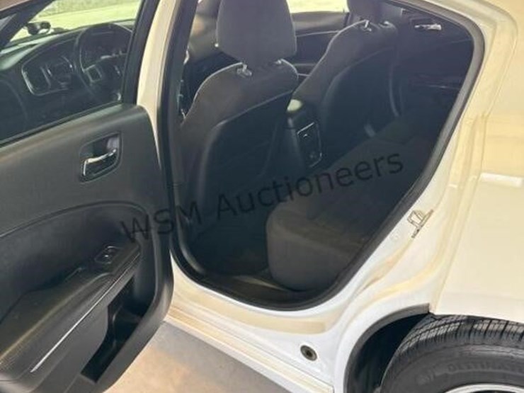 2013-dodge-charger-se-sdn-image-23