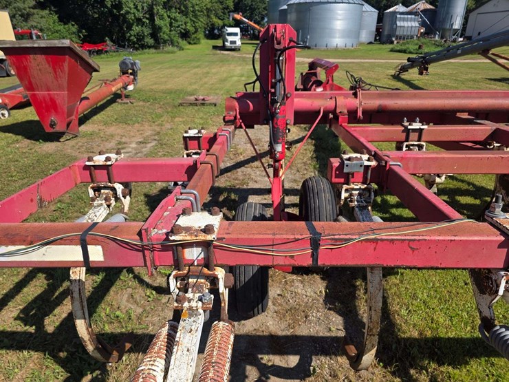 wil-rich-18’-chisel-plow,-all-points-cab-be-flipped,-9.5l-15-tires-on-6-bolt-rims,-does-have-some-we-image-16