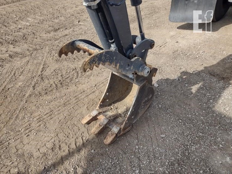 2022-deere-17g-image-18