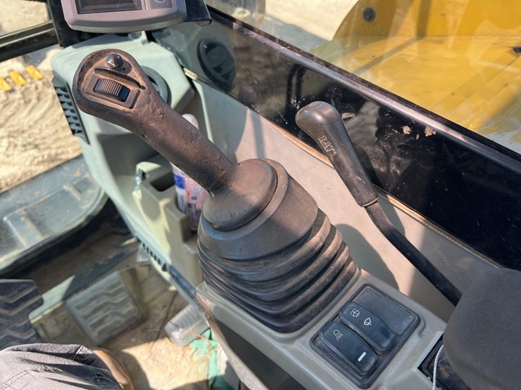2015-caterpillar-308e2-cr-image-32