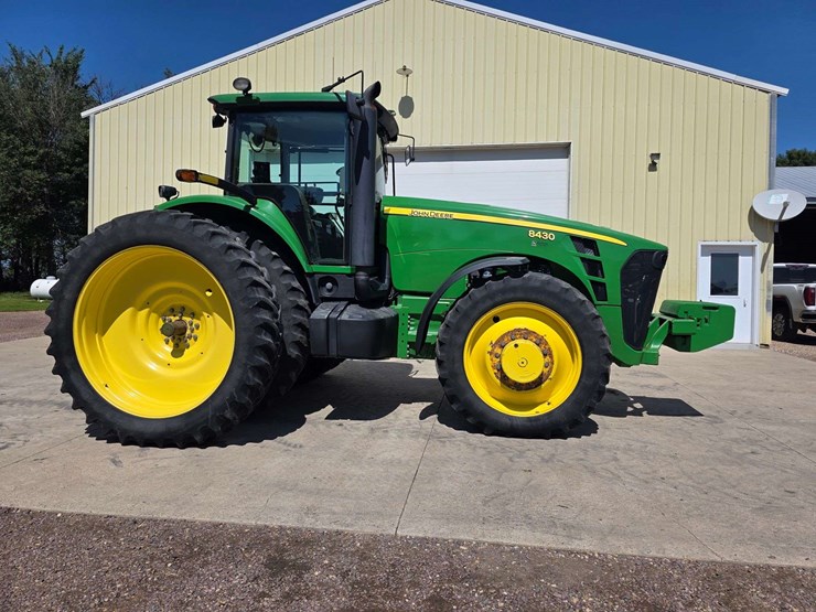 2006-john-deere-8430-image-11