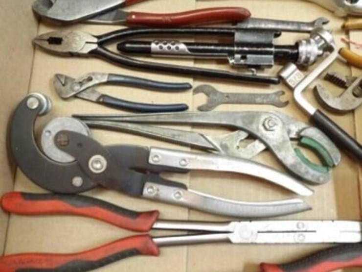 pliers-image-2